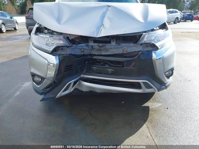 JA4AZ2A39LZ614277 Mitsubishi Outlander Es