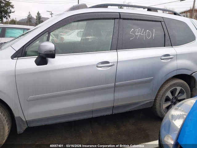 40057401 :رقم المزاد ، JF2SJESC0HH577359 vin ، 2017 Subaru Forester 2.5i Touring مزاد بيع
