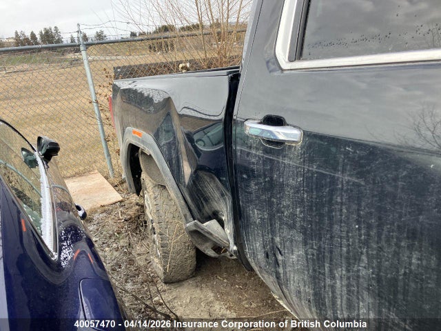 1GT49WEY7MF175633 GMC Sierra K3500 Denali