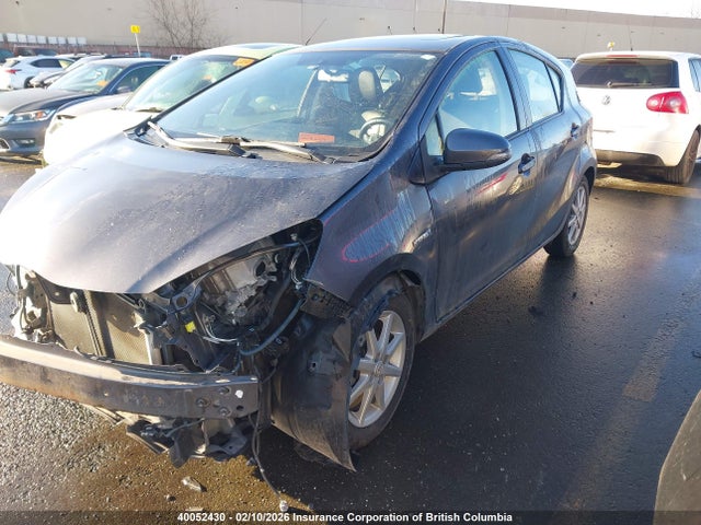 JTDKDTB33F1092598 Toyota PRIUS C