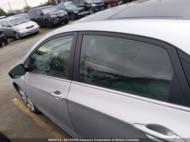 2013 Hyundai Elantra Gt მანქანა იყიდება აუქციონზე, vin: KMHD35LE3DU120544, აუქციონის ნომერი: 40052714