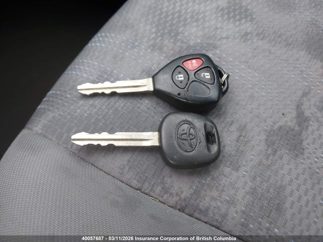40057687 :رقم المزاد ، 2T1KU4EE6CC815483 vin ، 2012 Toyota Matrix مزاد بيع