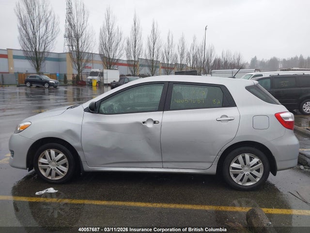 40057687 :رقم المزاد ، 2T1KU4EE6CC815483 vin ، 2012 Toyota Matrix مزاد بيع