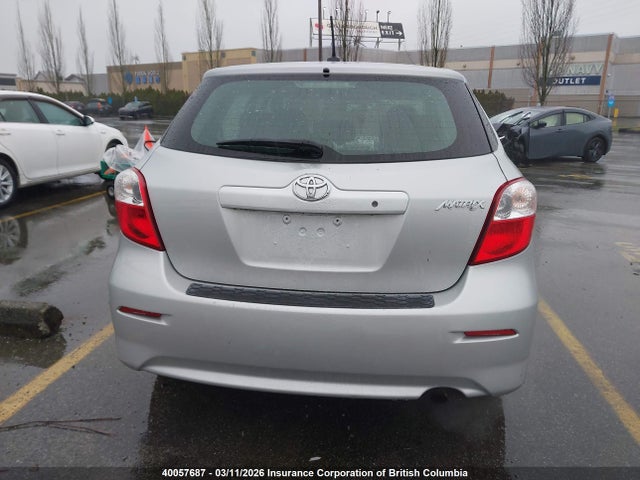 40057687 :رقم المزاد ، 2T1KU4EE6CC815483 vin ، 2012 Toyota Matrix مزاد بيع