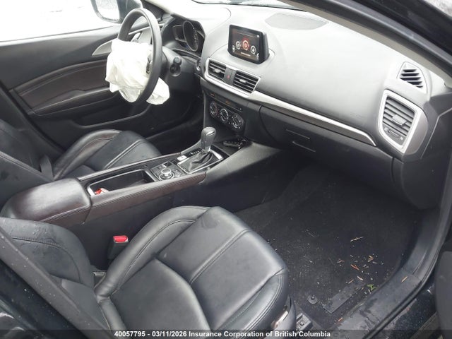 3MZBN1T73HM144821 Mazda 3 SE