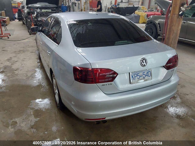 40057800 :رقم المزاد ، 3VWDL7AJ0DM452605 vin ، 2013 Volkswagen Jetta مزاد بيع