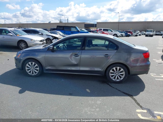 3VWDK7AJ9EM416142 Volkswagen Jetta