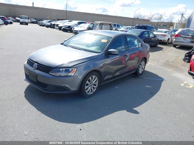3VWDK7AJ9EM416142 Volkswagen Jetta