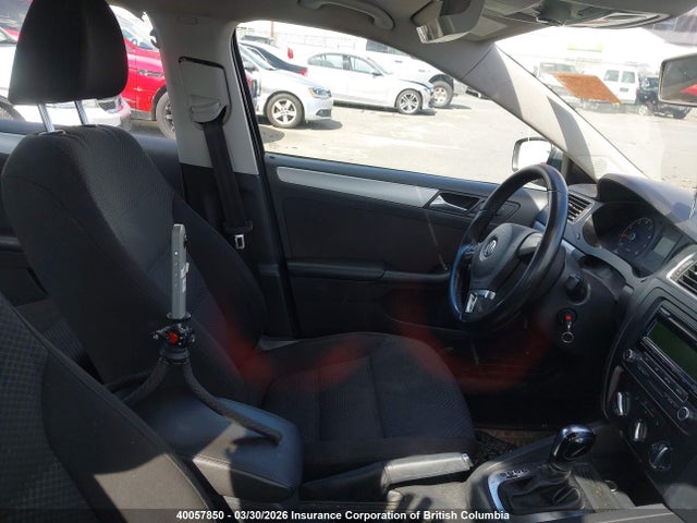 3VWDK7AJ9EM416142 Volkswagen Jetta