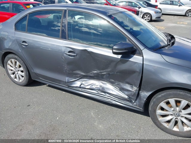 3VWDK7AJ9EM416142 Volkswagen Jetta