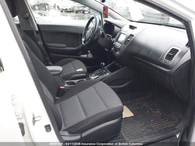 KIA Forte 2017 KNAFX5A8XH5716634 Image 5