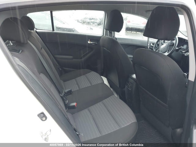 KIA Forte 2017 KNAFX5A8XH5716634 Image 8