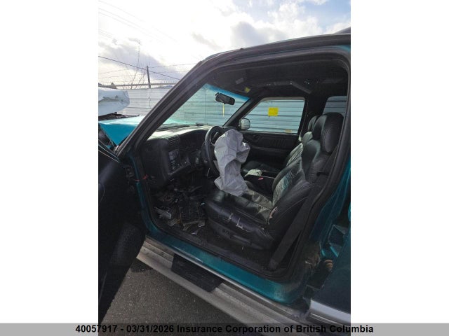 40057917 :رقم المزاد ، 1GNDT13W4T2286854 vin ، 1996 Chevrolet Blazer مزاد بيع