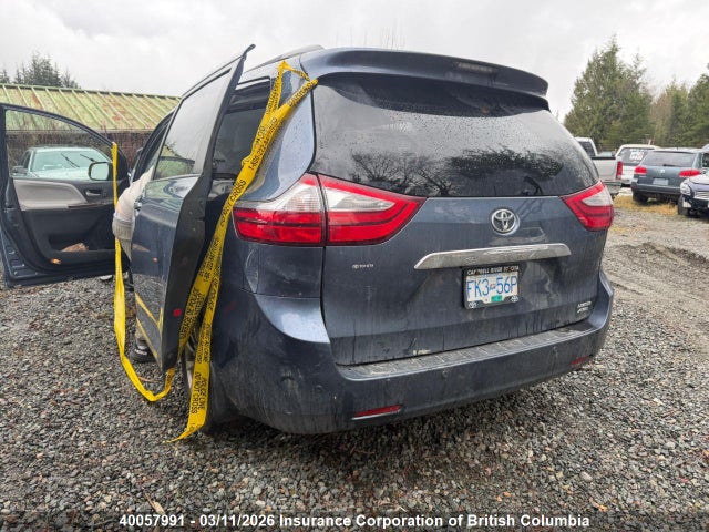 5TDDZ3DC5HS181912 Toyota Sienna Xle/limited