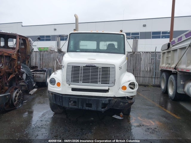 Продажа на аукционе авто 2001 Freightliner Medium Conventional Fl112, vin: 1FUJBGAS81HJ38680, номер лота: 40058154