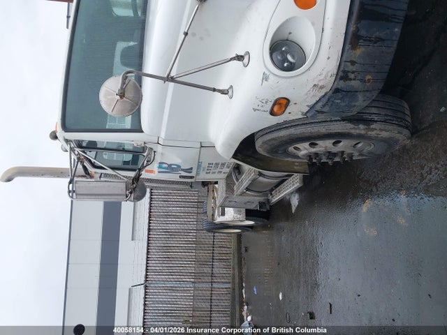 Продажа на аукционе авто 2001 Freightliner Medium Conventional Fl112, vin: 1FUJBGAS81HJ38680, номер лота: 40058154