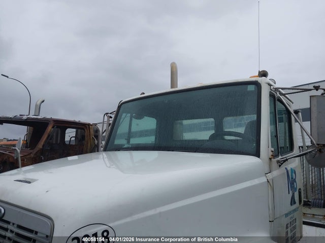 Продажа на аукционе авто 2001 Freightliner Medium Conventional Fl112, vin: 1FUJBGAS81HJ38680, номер лота: 40058154