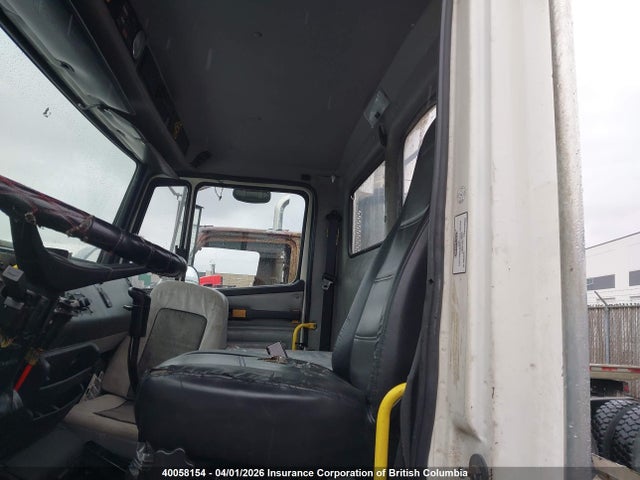 Продажа на аукционе авто 2001 Freightliner Medium Conventional Fl112, vin: 1FUJBGAS81HJ38680, номер лота: 40058154
