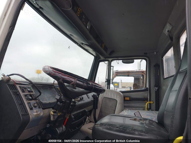 Продажа на аукционе авто 2001 Freightliner Medium Conventional Fl112, vin: 1FUJBGAS81HJ38680, номер лота: 40058154