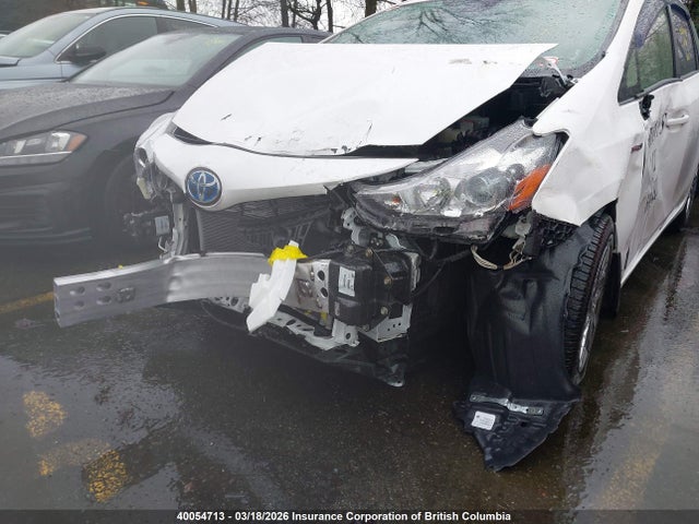JTDZN3EU6JJ076291 Toyota PRIUS V