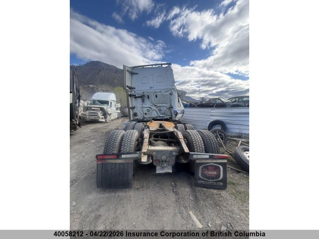 3AKJHHDR8LSLR5890 Freightliner New Cascadia 126