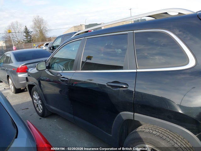 1C4PJLCS4HD224306 Jeep Cherokee Latitude