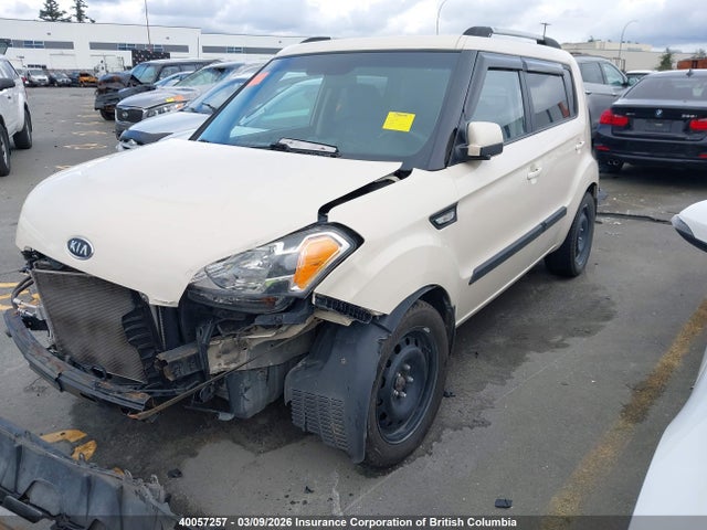 40057257 :رقم المزاد ، KNDJT2A20B7732033 vin ، 2011 Kia Soul +/!/sport مزاد بيع