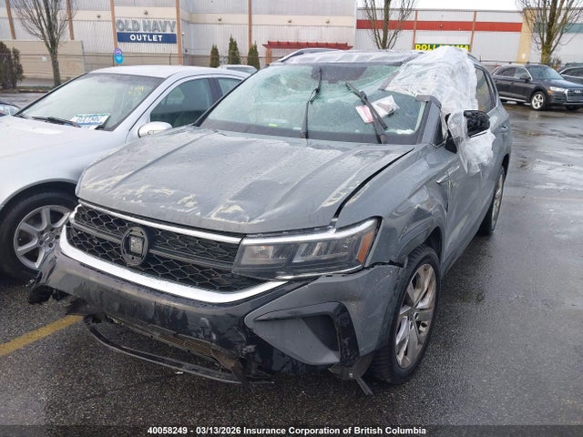 40058249 :رقم المزاد ، 3VVEX7B24NM001067 vin ، 2022 Volkswagen Taos مزاد بيع