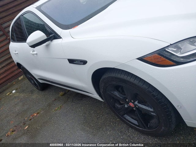 Jaguar F-pace R - Sport 2017 SADCL2BN2HA087614 Image 14