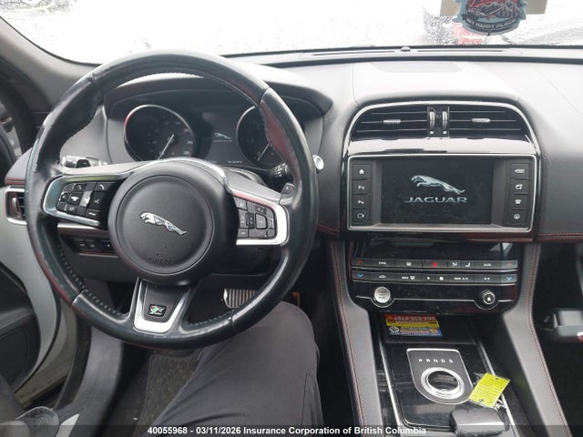 Jaguar F-pace R - Sport 2017 SADCL2BN2HA087614 Image 16