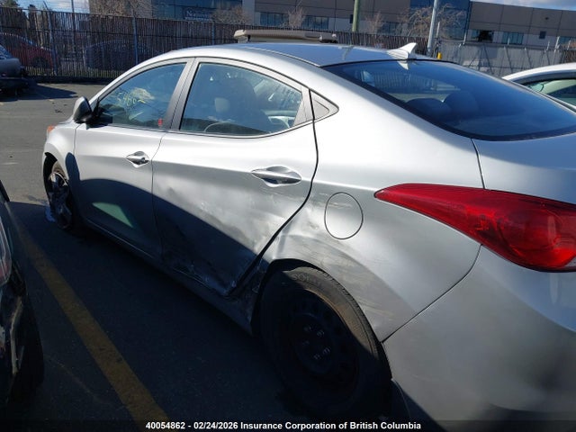 2013 Hyundai Elantra Gls/limited მანქანა იყიდება აუქციონზე, vin: 5NPDH4AE5DH434239, აუქციონის ნომერი: 40054862