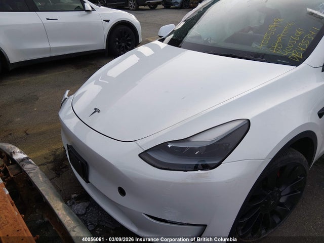 Tesla Model Y 2023 LRWYGDEF8PC136496 Image 10