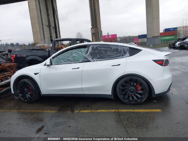 Tesla Model Y 2023 LRWYGDEF8PC136496 Image 15