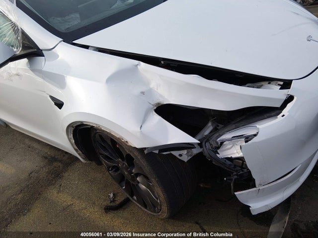 Tesla Model Y 2023 LRWYGDEF8PC136496 Image 19