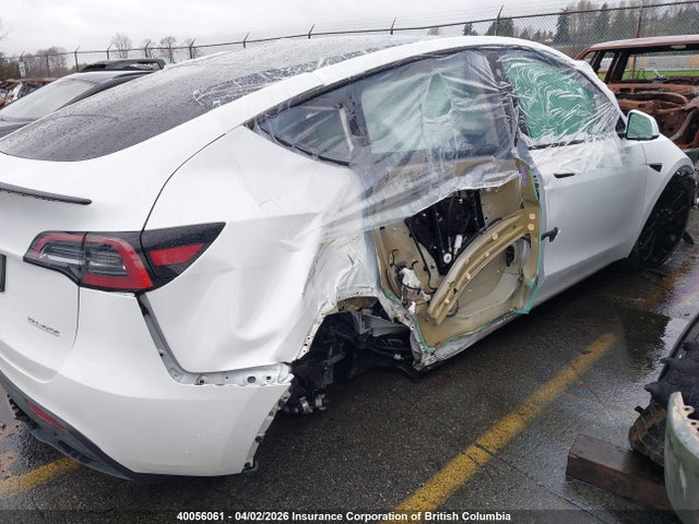 Tesla Model Y 2023 LRWYGDEF8PC136496 Image 6