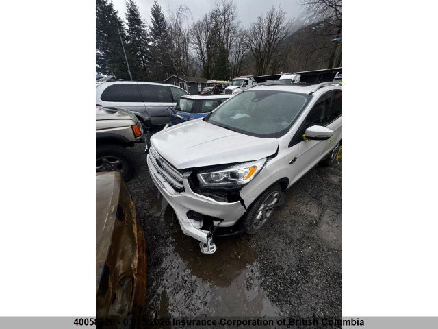 1FMCU9J99HUA04891 Ford Escape Titanium
