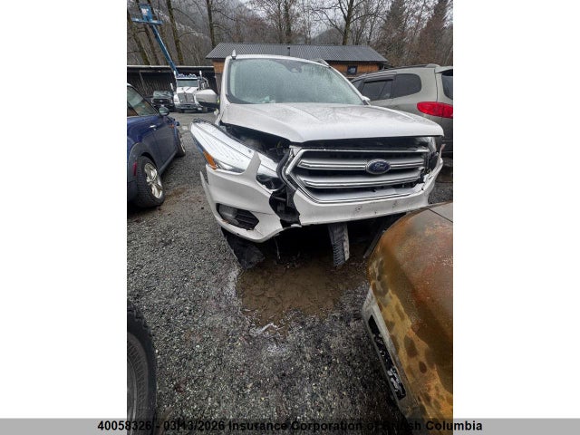 1FMCU9J99HUA04891 Ford Escape Titanium