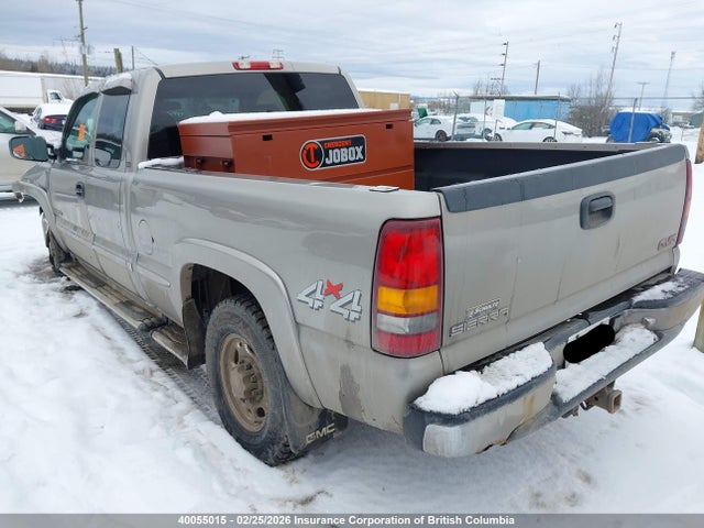 2001 Gmc New Sierra K2500 მანქანა იყიდება აუქციონზე, vin: 1GTGK29U41Z179828, აუქციონის ნომერი: 40055015