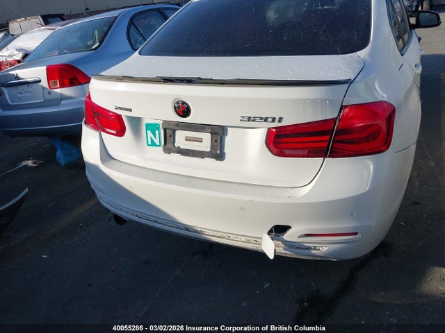 WBA8E5G51HNU22583 BMW 320i Xdrive