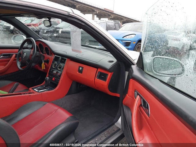 Auction sale of the 1998 Mercedes-benz Slk 230 Kompressor, vin: WDBKK47F3WF038170, lot number: 40058617