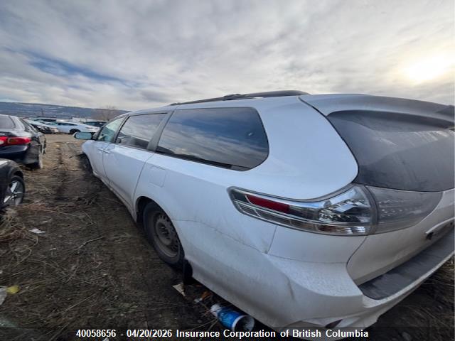 2018 Toyota Sienna Se 8-passenger მანქანა იყიდება აუქციონზე, vin: 5TDXZ3DC8JS929149, აუქციონის ნომერი: 40058656