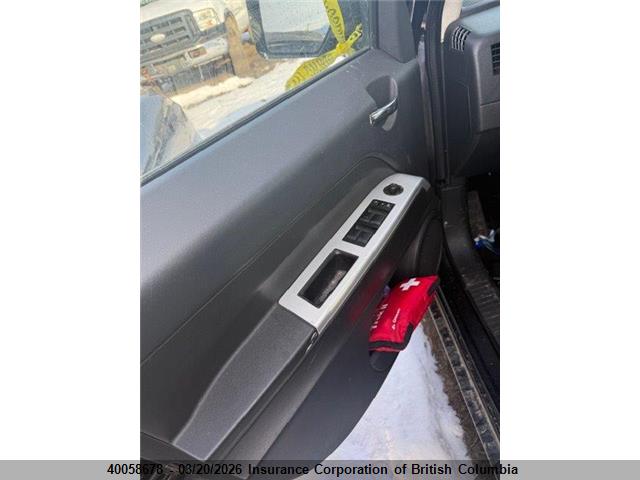 40058678 :رقم المزاد ، 1J8FF28W28D511820 vin ، 2008 Jeep Patriot Sport مزاد بيع