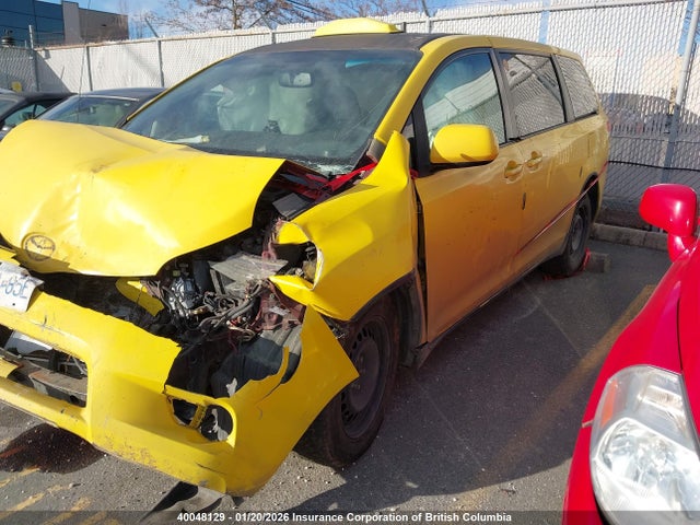 2011 Toyota Sienna Le მანქანა იყიდება აუქციონზე, vin: 5TDKK3DC8BS110755, აუქციონის ნომერი: 40048129