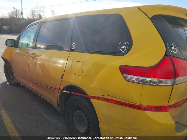 2011 Toyota Sienna Le მანქანა იყიდება აუქციონზე, vin: 5TDKK3DC8BS110755, აუქციონის ნომერი: 40048129