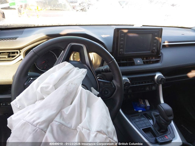 40049010 :رقم المزاد ، 2T3R1RFV4NC274026 vin ، 2022 Toyota Rav4 Xle/xle Premium مزاد بيع