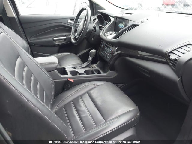 1FMCU9J92HUC90373 Ford Escape Titanium