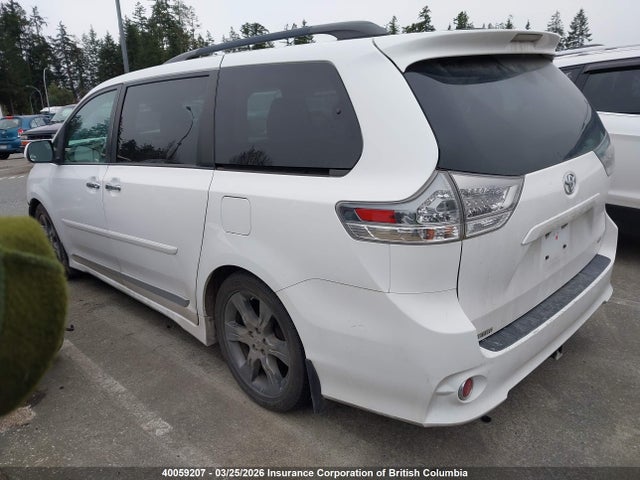 40059207 :رقم المزاد ، 5TDXK3DC0ES462769 vin ، 2014 Toyota Sienna Se 8 Passenger مزاد بيع