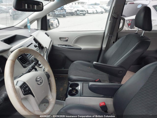 40059207 :رقم المزاد ، 5TDXK3DC0ES462769 vin ، 2014 Toyota Sienna Se 8 Passenger مزاد بيع