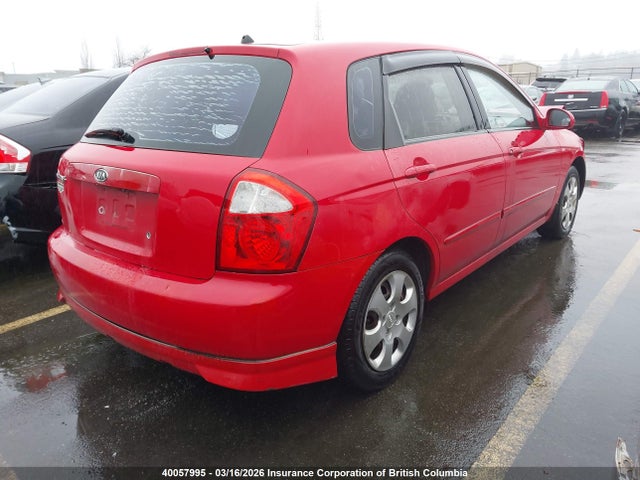 40057995 :رقم المزاد ، KNAFE161X65257807 vin ، 2006 Kia Spectra5 مزاد بيع