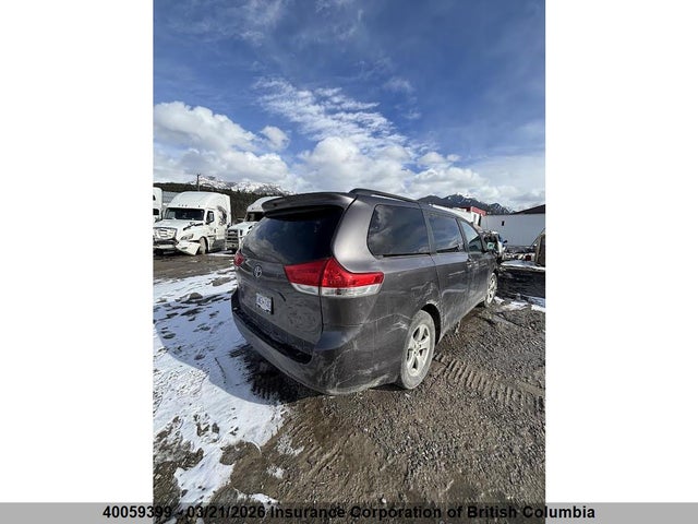 40059399 :رقم المزاد ، 5TDKK3DC2CS237762 vin ، 2012 Toyota Sienna Le مزاد بيع